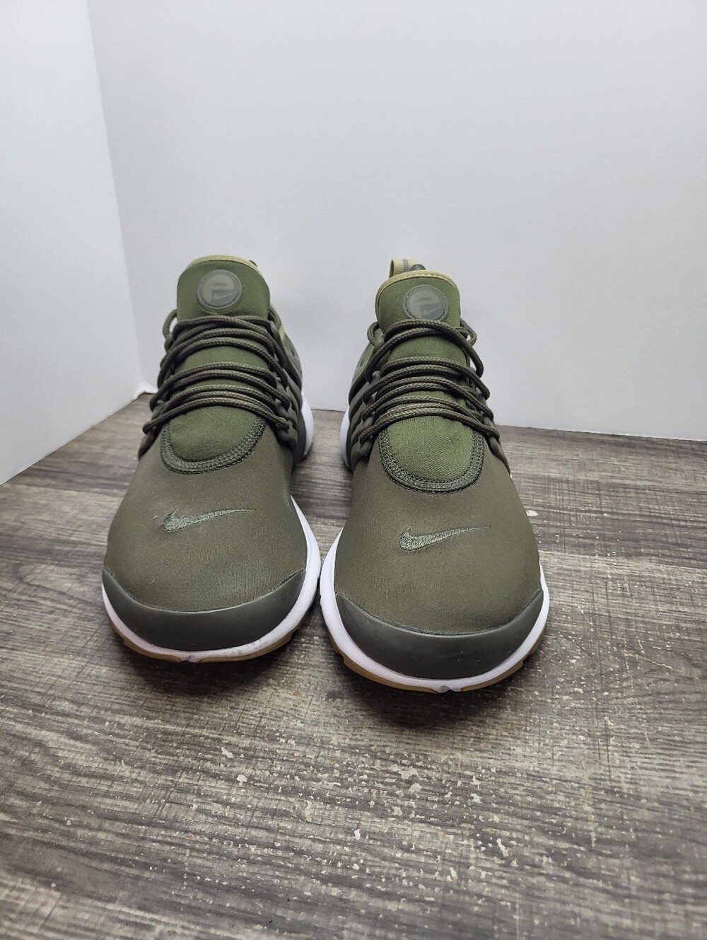Nike Presto Essential Women Size 10 Olive Green Running Shoes Sneakers - Picture 4 of 10